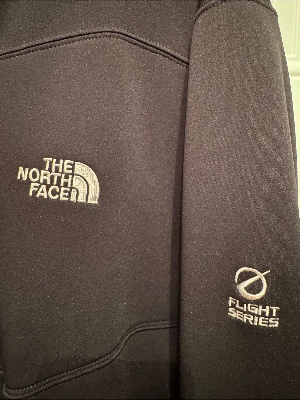 The North Face Flight Series Apex Light Softshell Full-Zip Black Jacket. Size XL